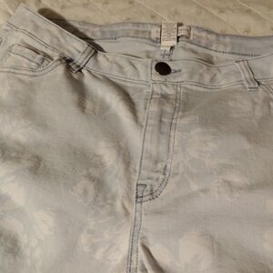 Floral Light Blue Women's Capri Jeans